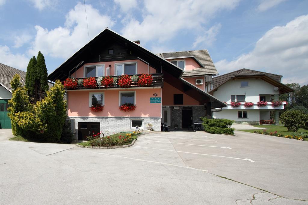 & Jana Bed & Breakfast 3*